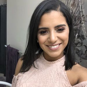 Meet your Posher, Ana